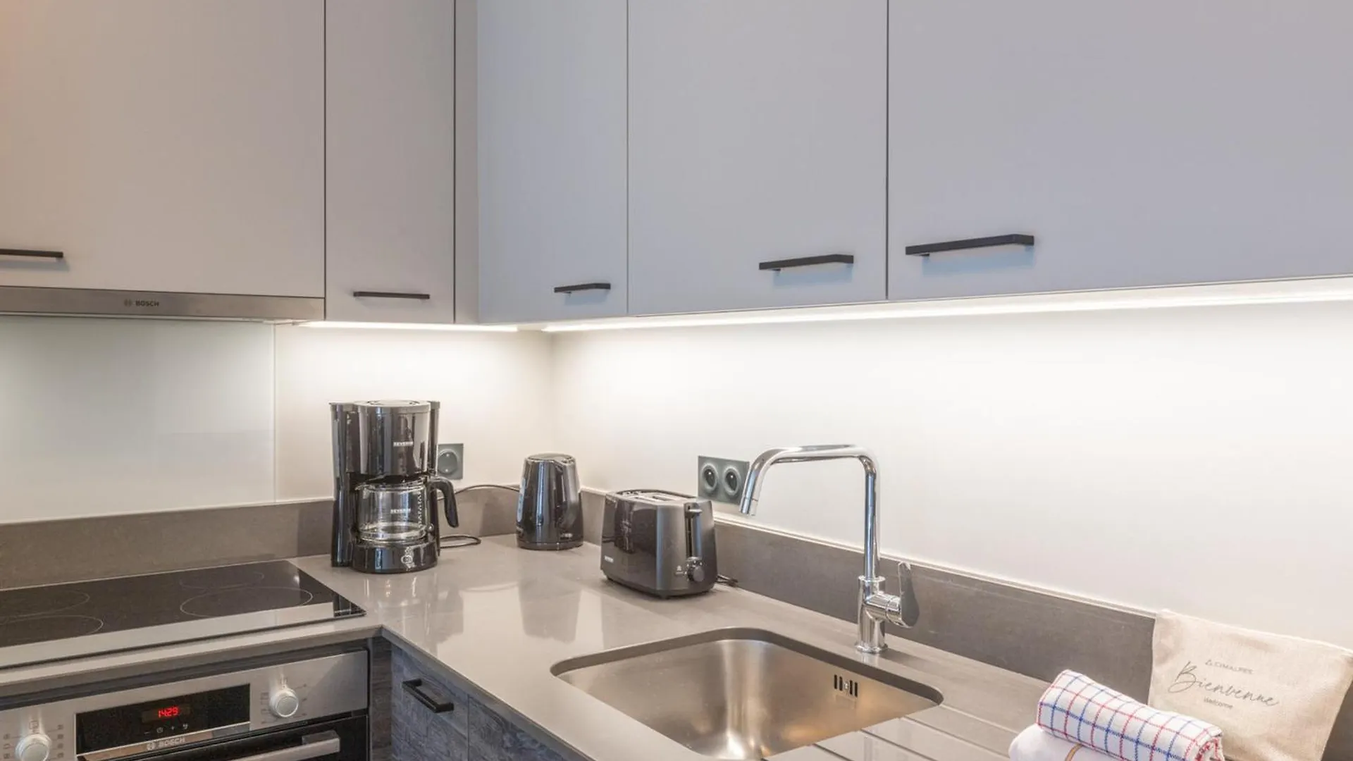 Appartement De Standing Pour 6 Pers. Avec Terrasse, Proche Centre Et Pistes, Alpe D'Huez - Fr-1-645-66 0*, Huez Frankrig